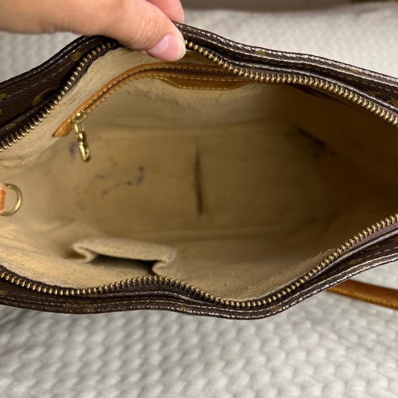 Louis Vuitton looping GM. - Picture 4 of 15